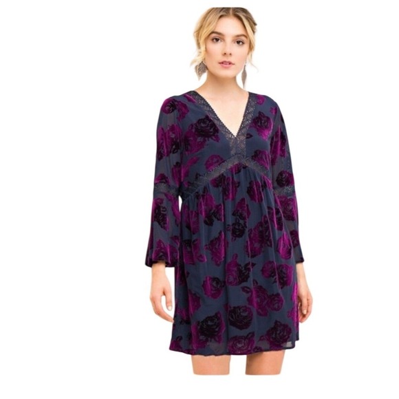entro Dresses & Skirts - Entro Floral Velvet Burnout Dress Navy Magenta Boho Bell Sleeve Mini Small NEW